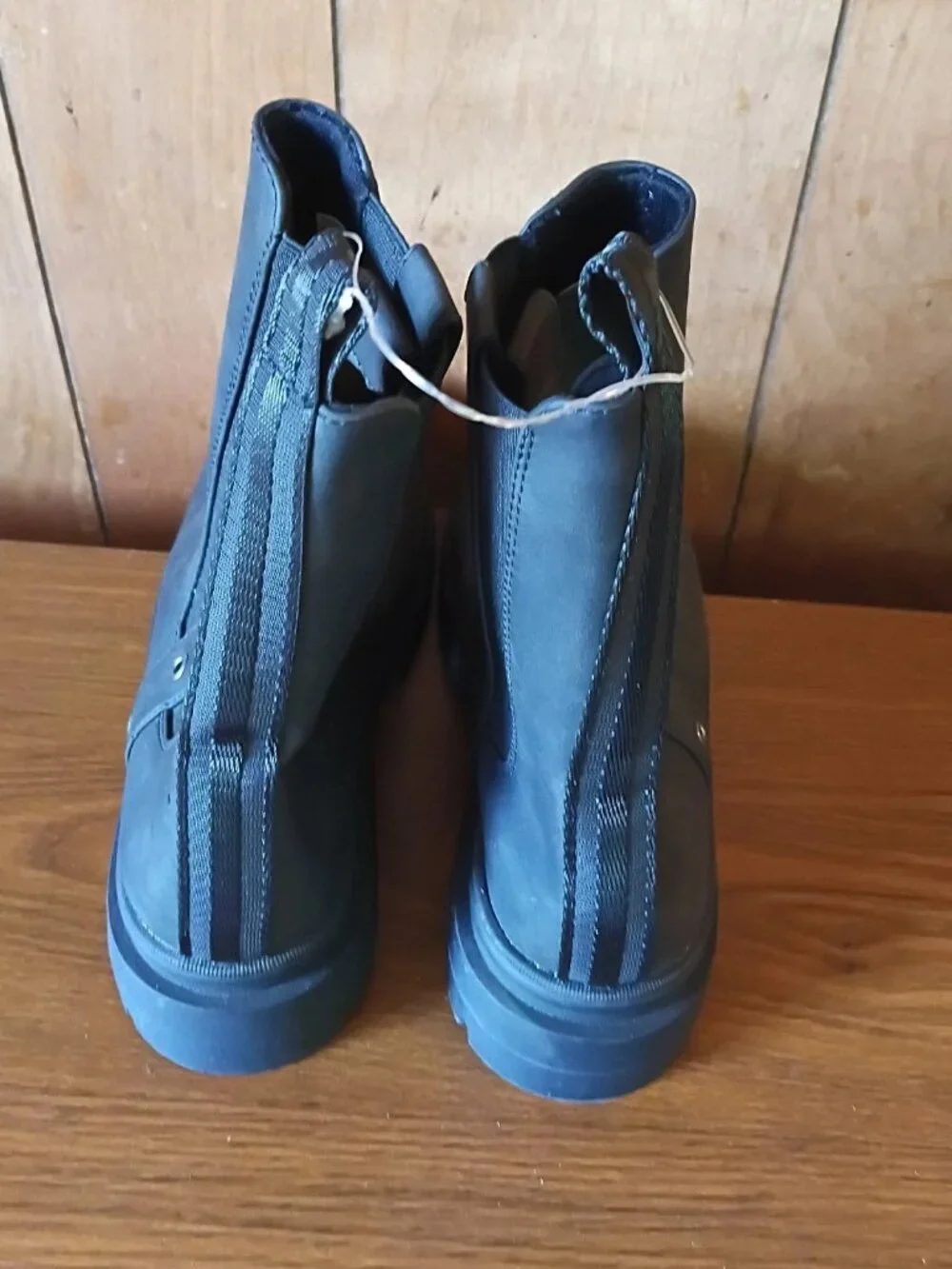 Rocket Dog Black Chelsea Boots – Women's Size 10 – Great Pre-Owned Condition